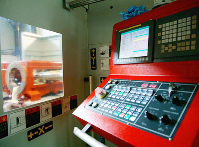 Horizontal machining center